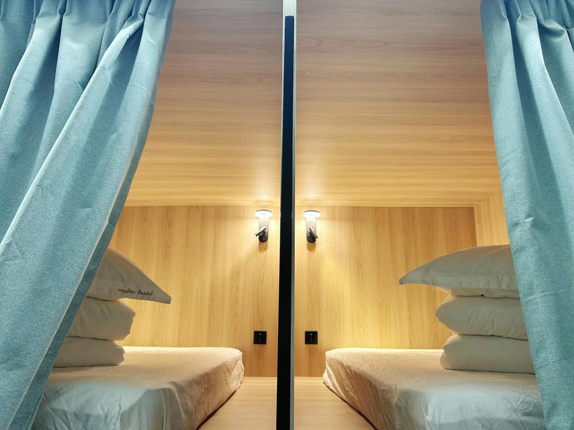 Unplan Hostel Madrid Eksteriør bilde