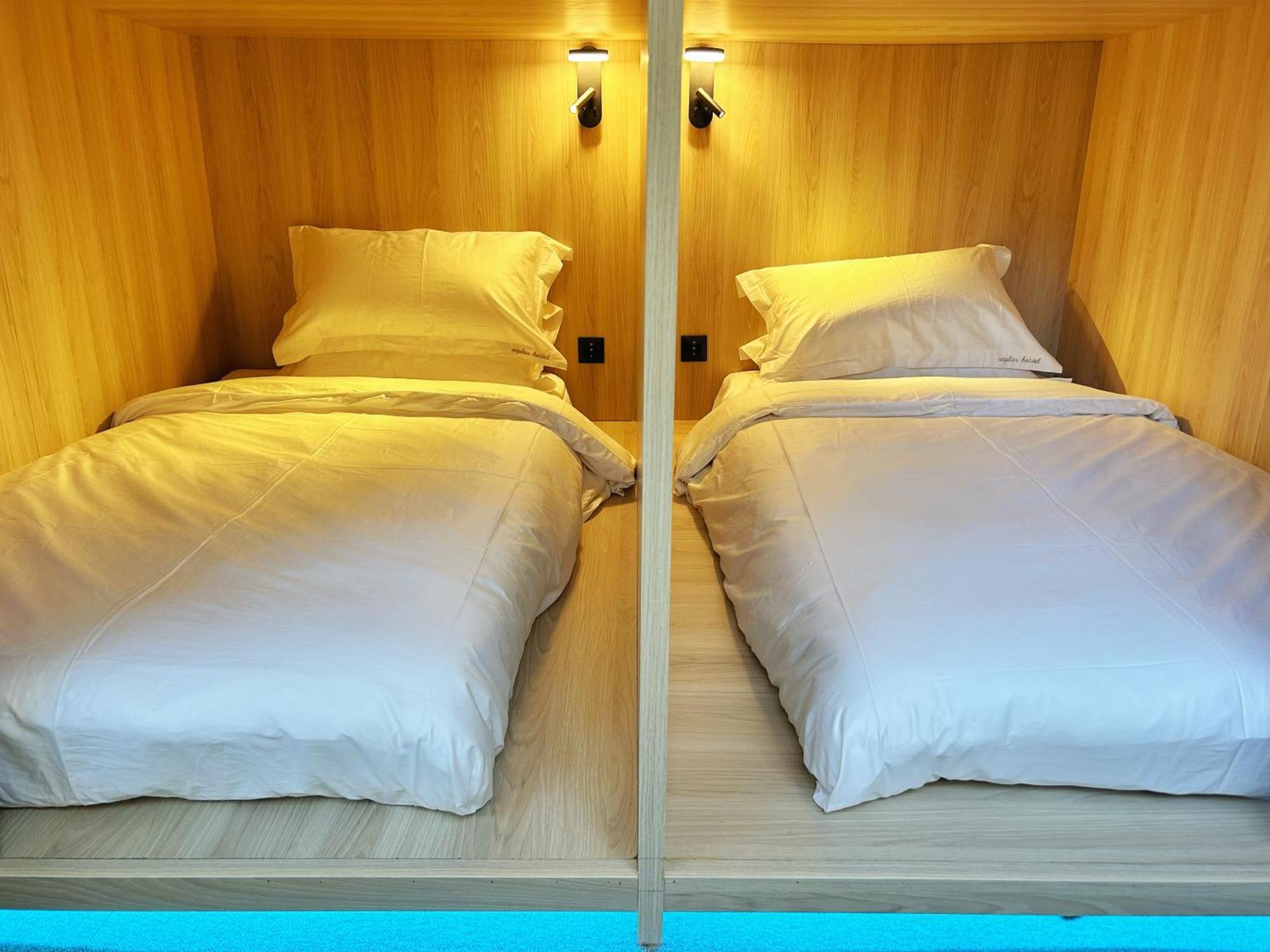 Unplan Hostel Madrid Eksteriør bilde