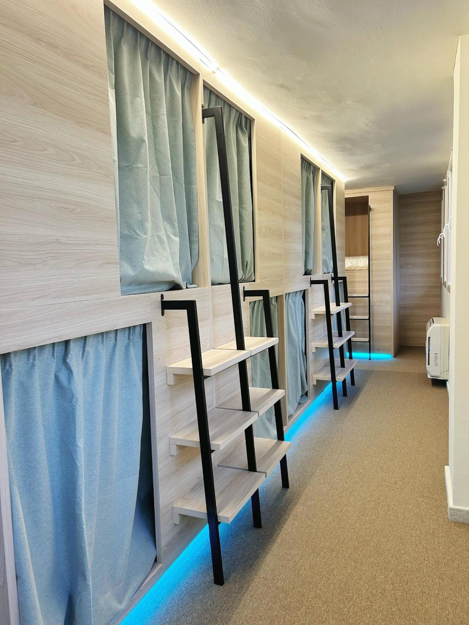 Unplan Hostel Madrid Eksteriør bilde