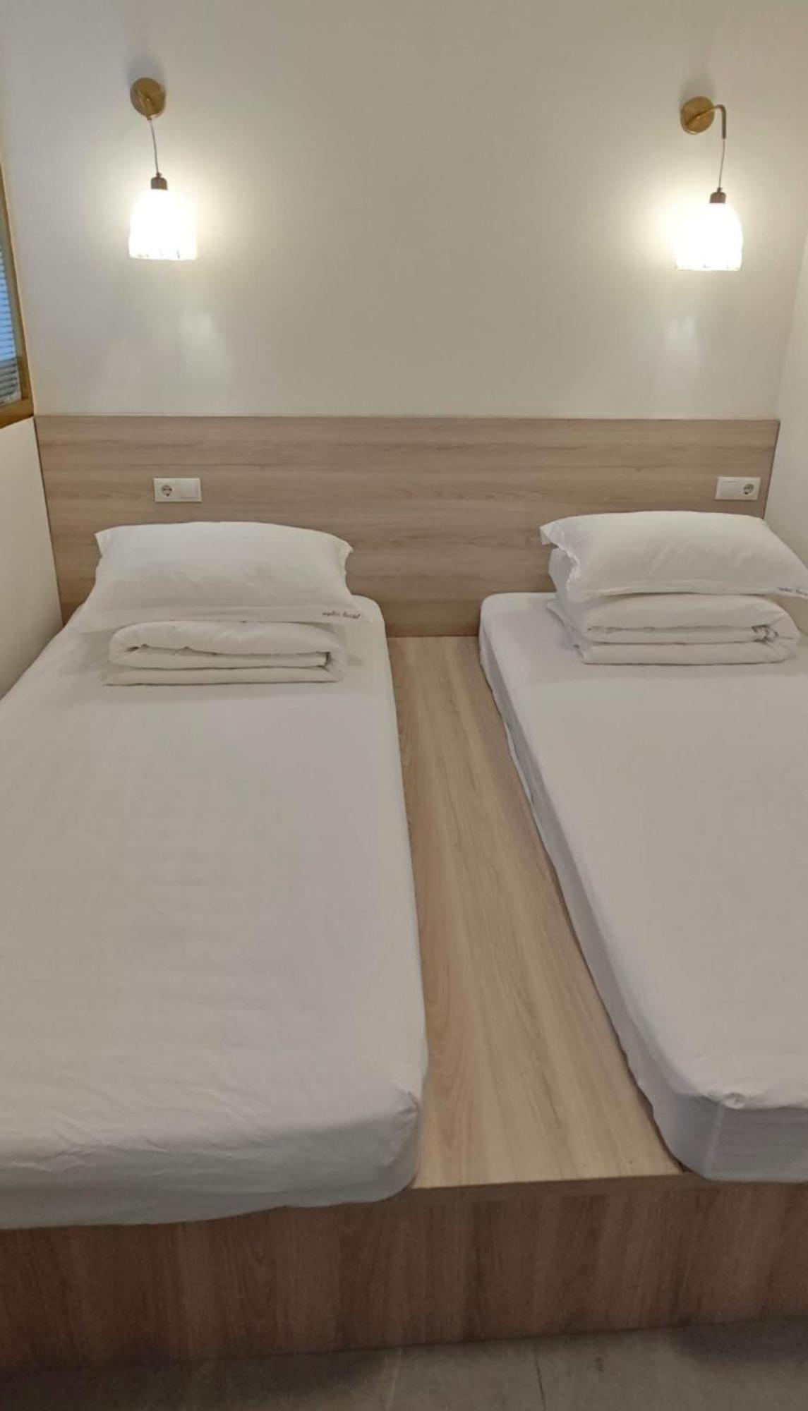Unplan Hostel Madrid Eksteriør bilde